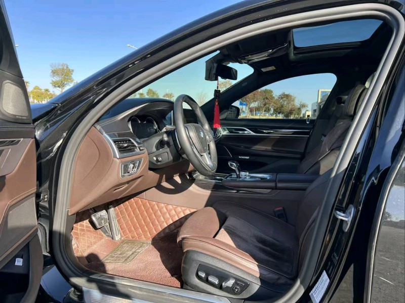 淮安18年宝马7系4