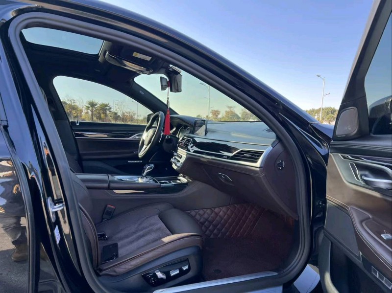 淮安18年宝马7系8