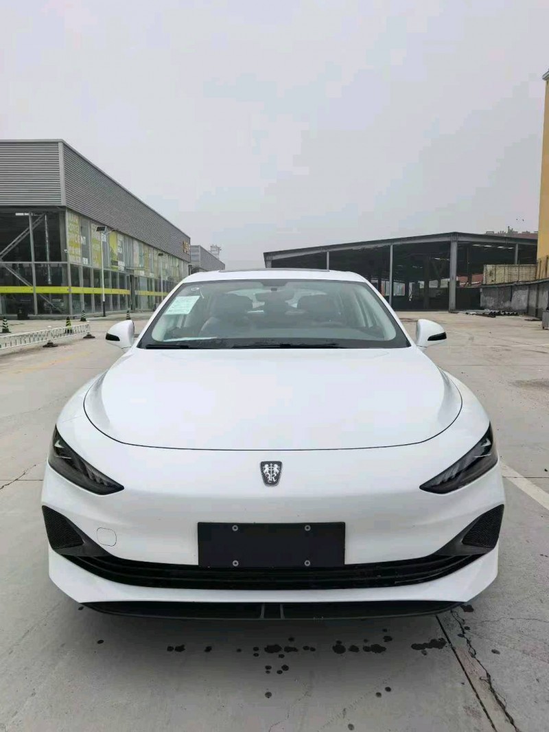 保定25年荣威D71