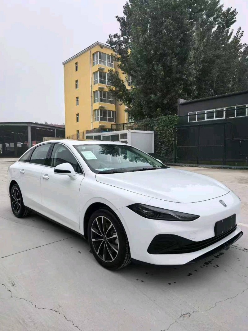 保定25年荣威D73