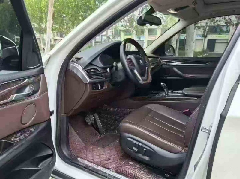 济宁17年宝马X54