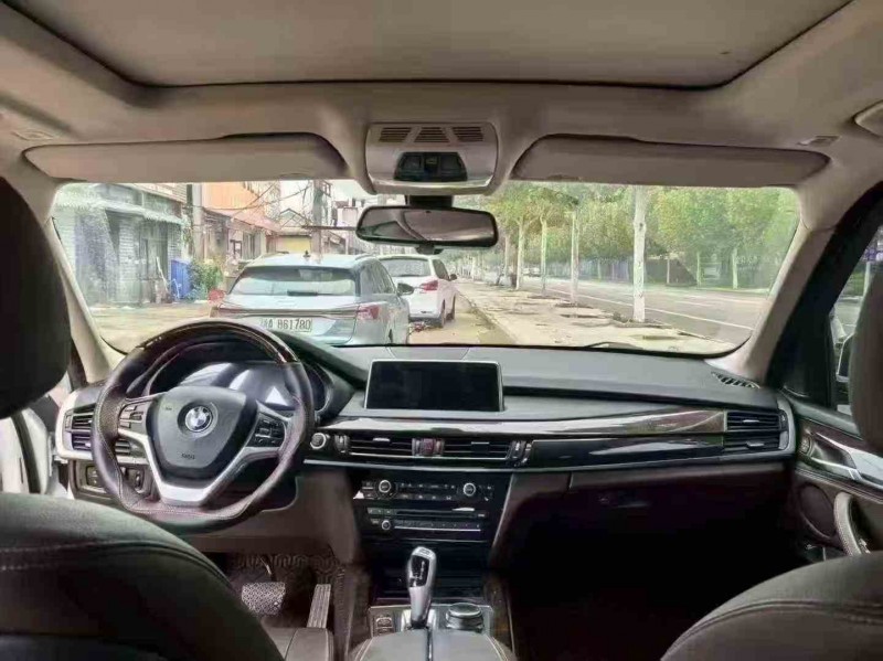 济宁17年宝马X55