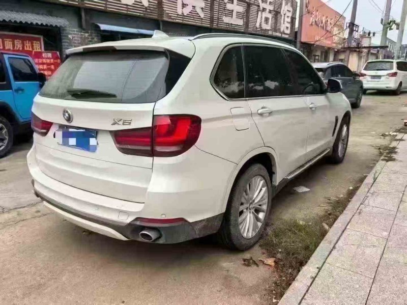 济宁17年宝马X58