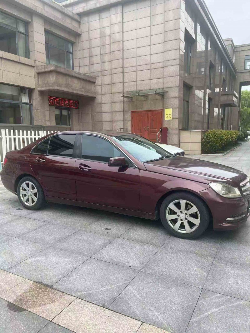 济宁13年奔驰C2