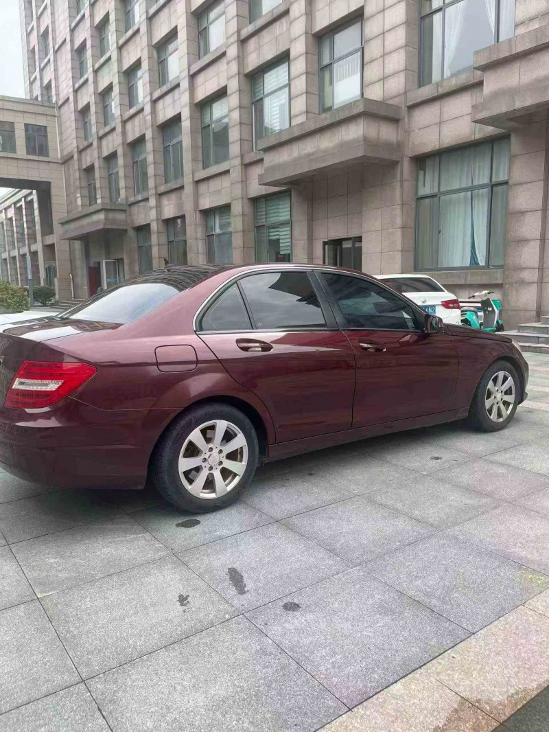 济宁13年奔驰C7