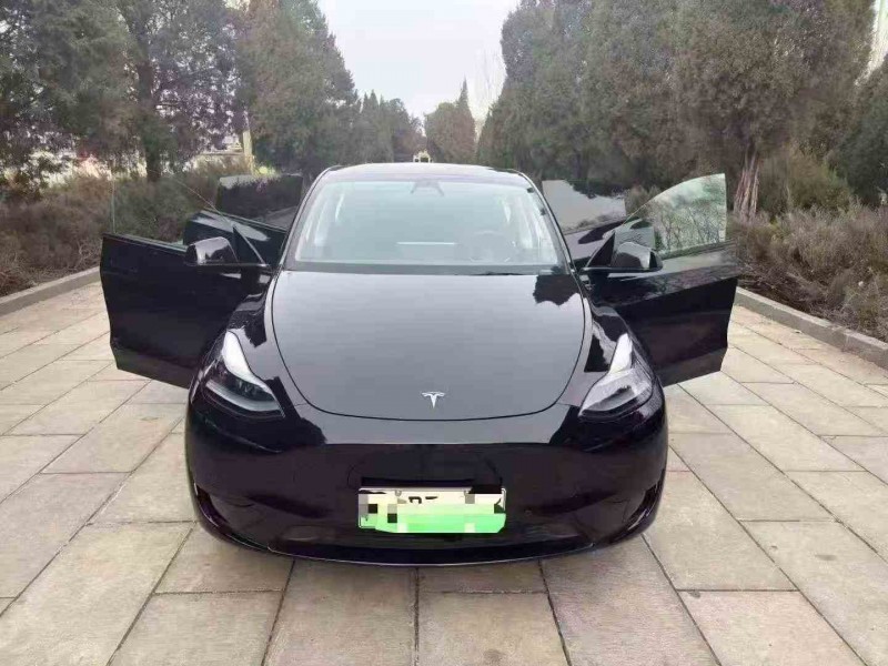 济宁23年特斯拉MODEL Y1