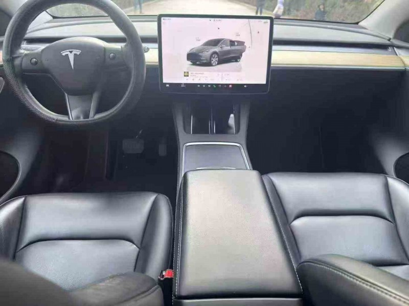 济宁23年特斯拉MODEL Y4
