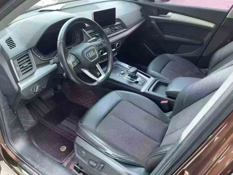 济宁18年奥迪Q58