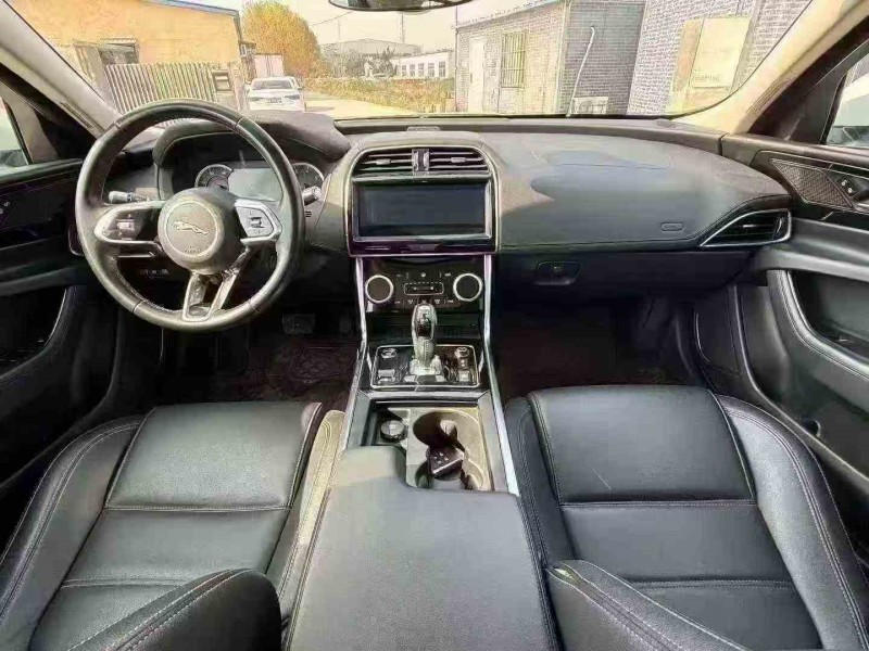 济宁23年捷豹XEL6