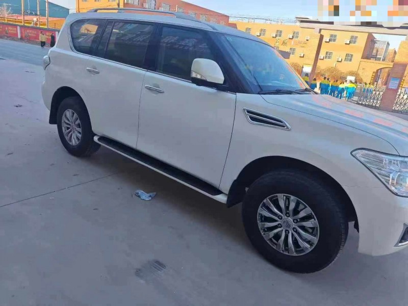 保定19年日产途乐2