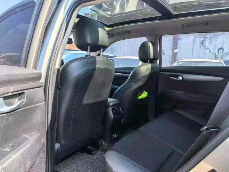 娄底19年起亚智跑6