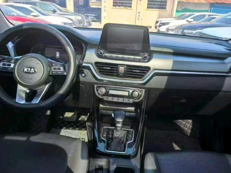 娄底19年起亚智跑9