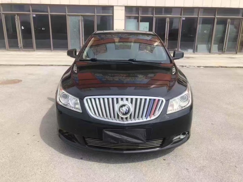 青岛12年别克君越1