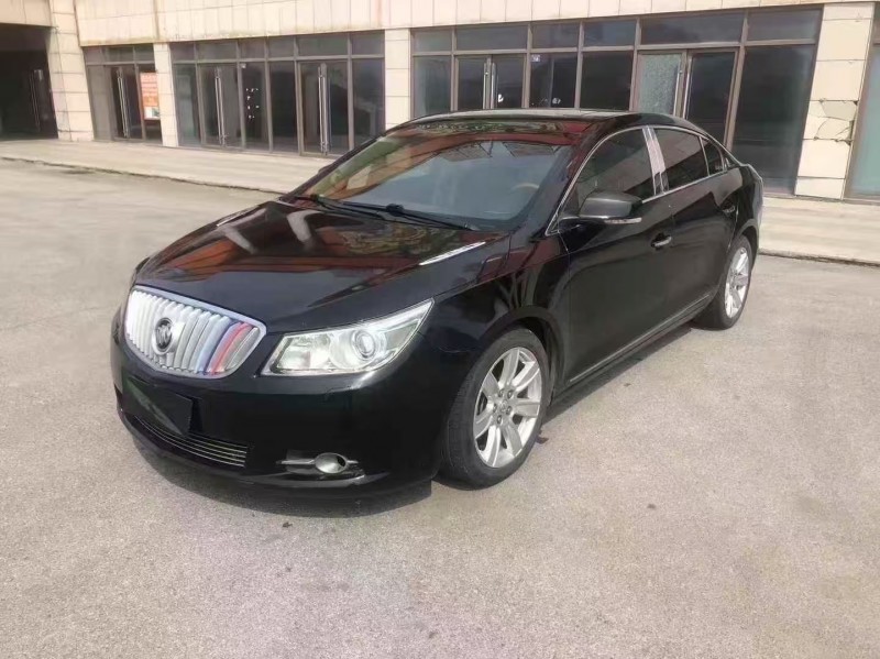 青岛12年别克君越2