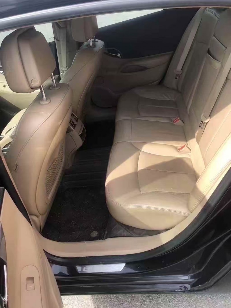 青岛12年别克君越5