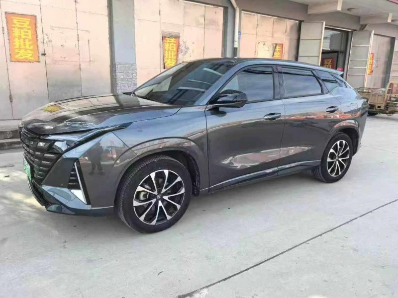 保定25年长安汽车UNI3