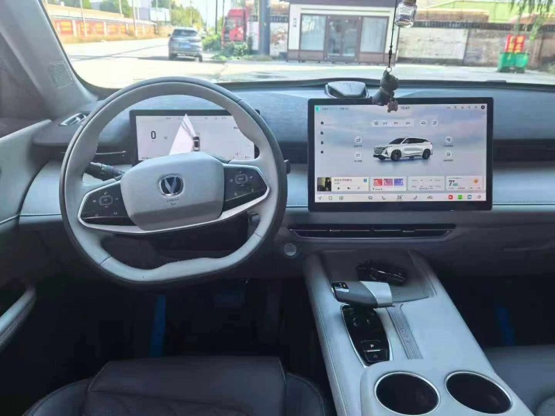 保定25年长安汽车UNI4