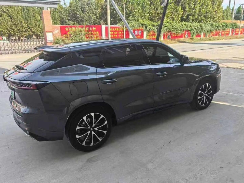 保定25年长安汽车UNI7