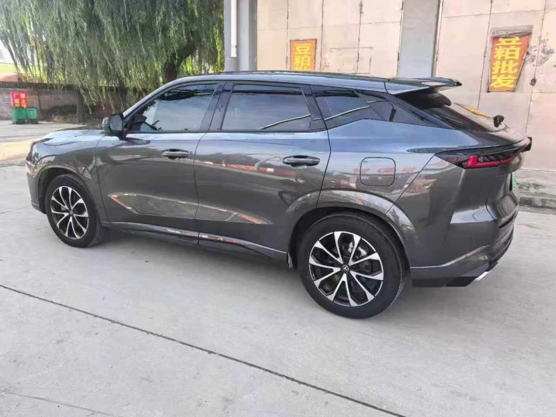 保定25年长安汽车UNI8