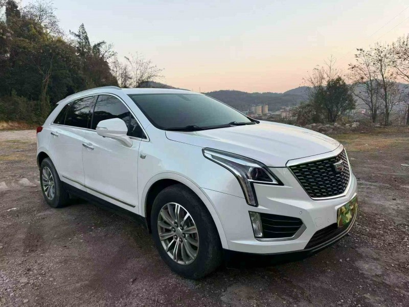 张家界18年凯迪拉克XT52