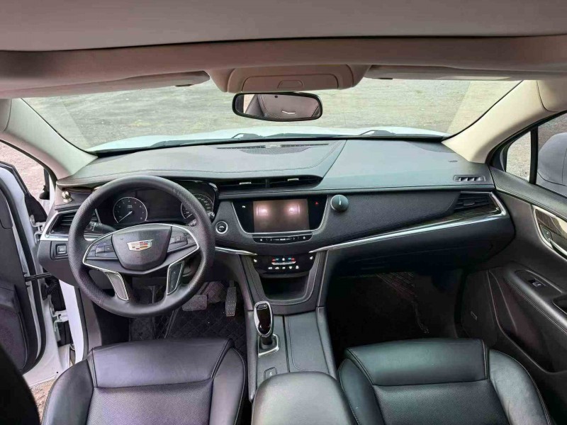 张家界18年凯迪拉克XT54