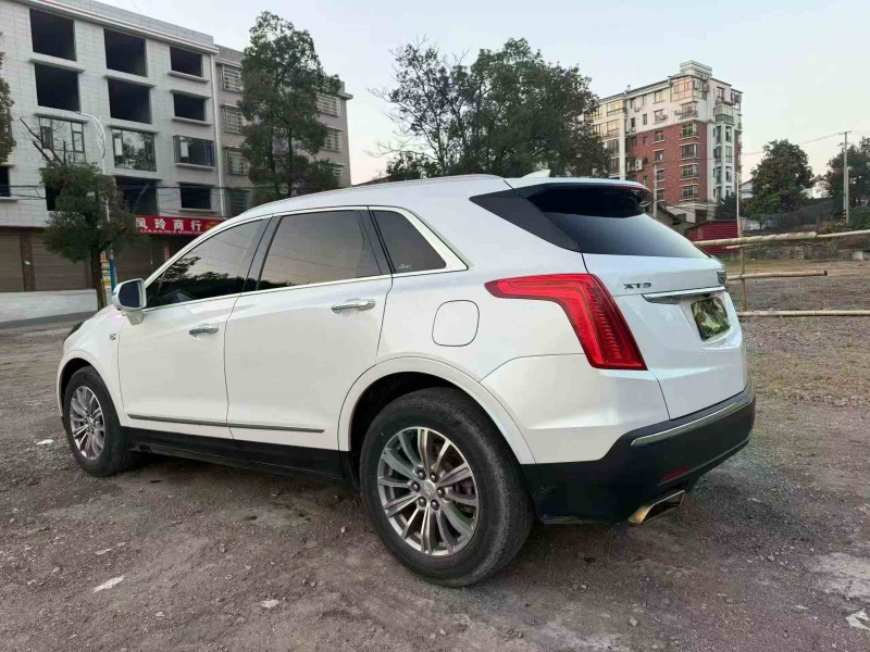 张家界18年凯迪拉克XT56
