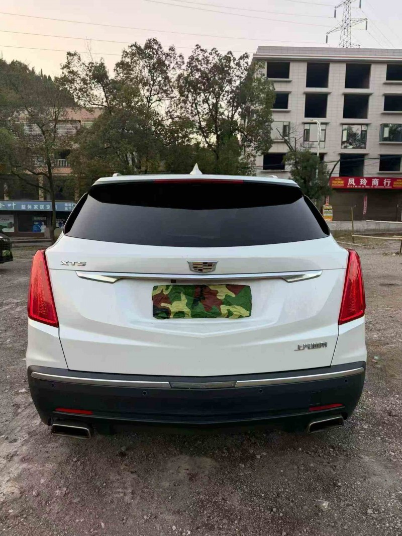 张家界18年凯迪拉克XT58