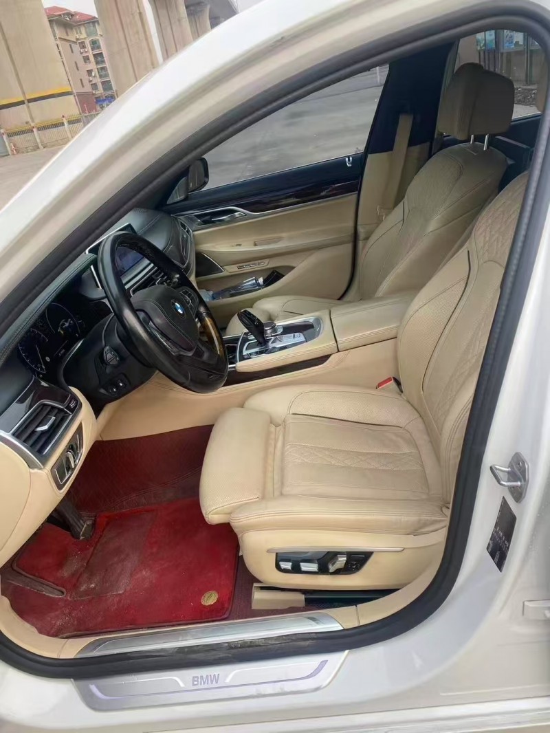 青岛18年宝马7系4