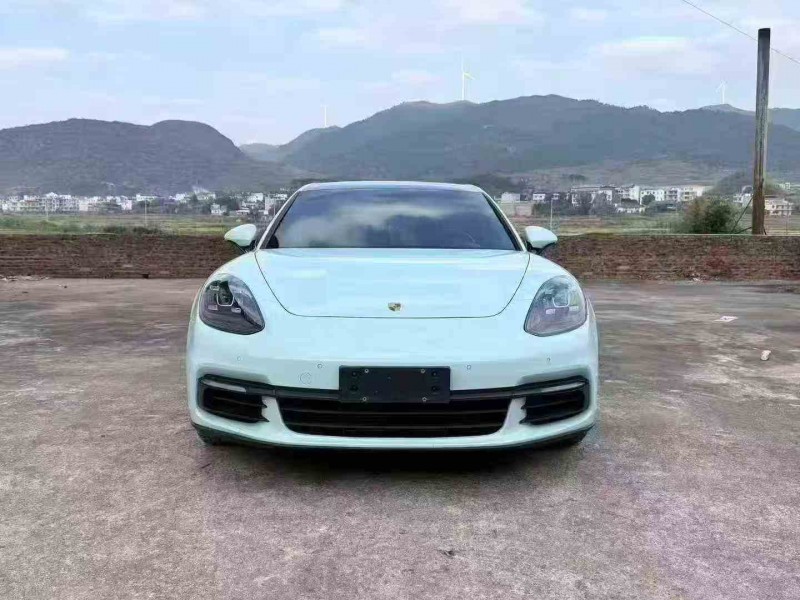 重庆19年保时捷帕拉梅拉1
