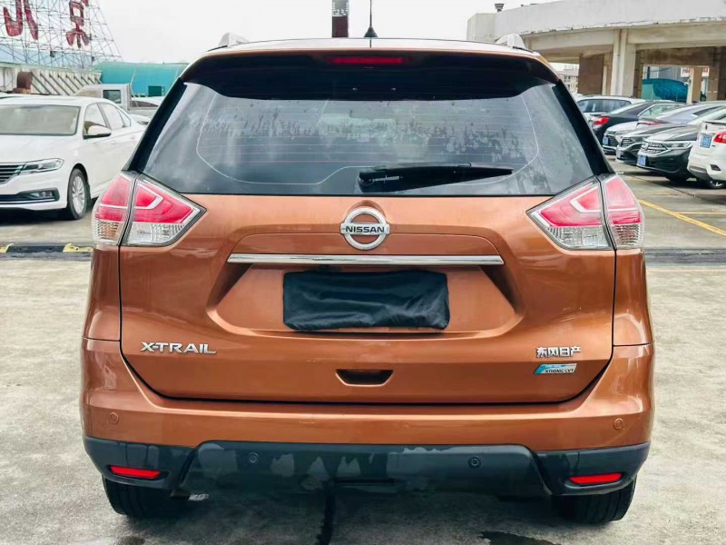 东莞14年日产奇骏8