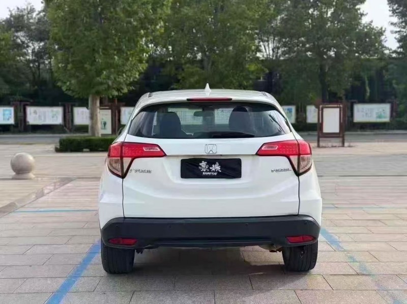 青岛21年本田缤智9