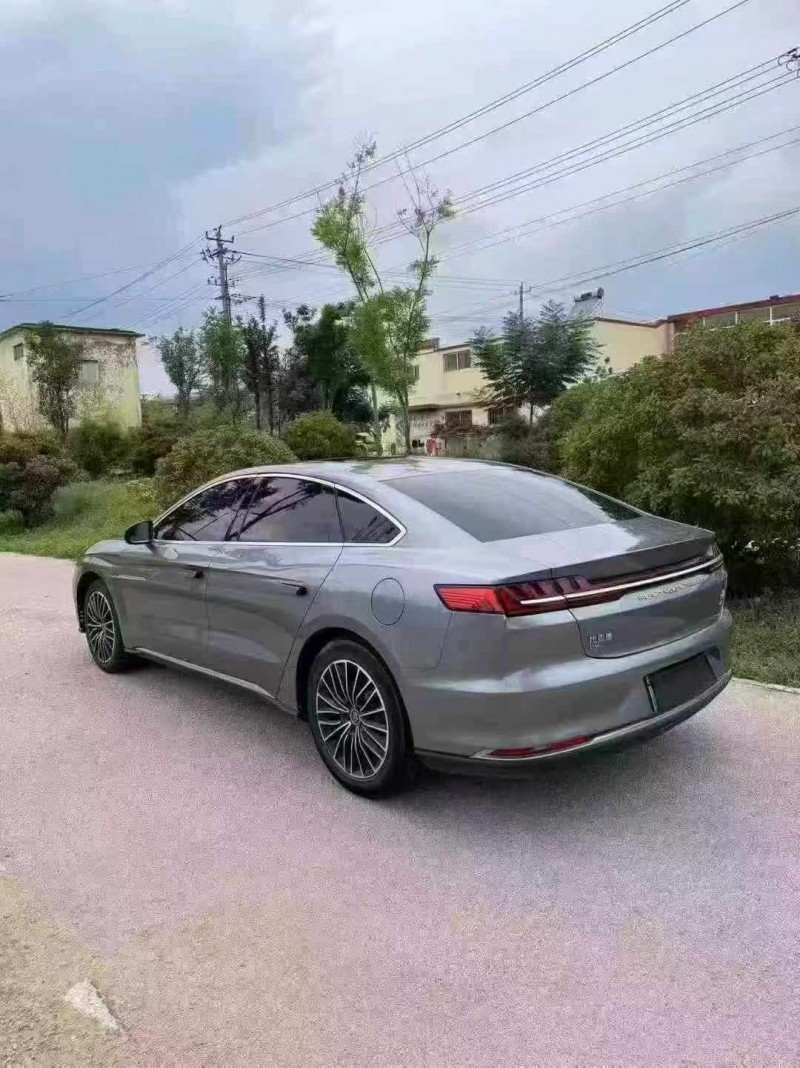 保定21年比亚迪汉8