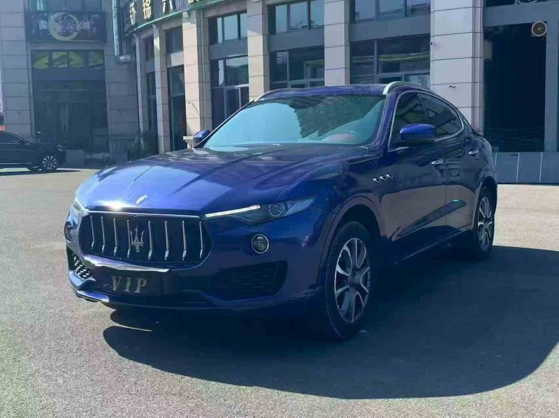 南平17年玛莎拉蒂Levante2