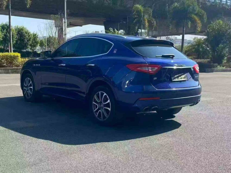 南平17年玛莎拉蒂Levante8