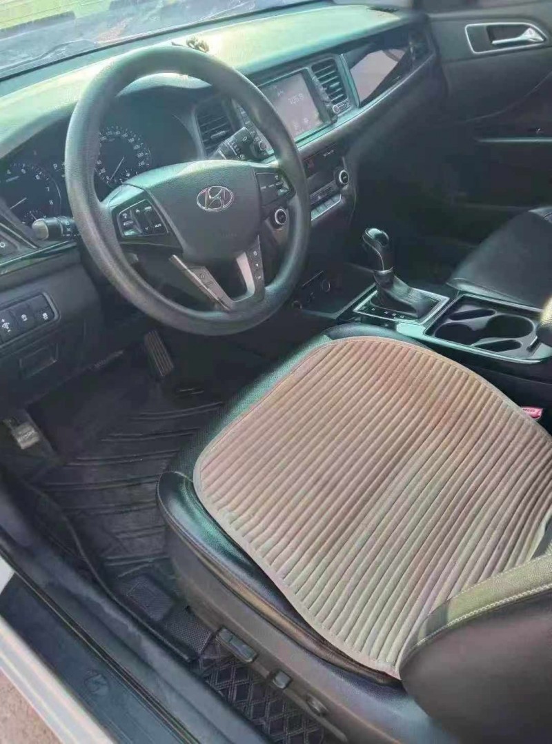 保定17年现代名图6