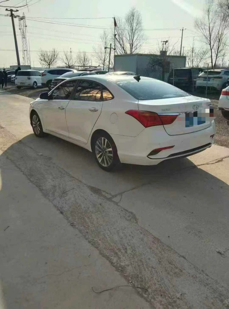 保定17年现代名图7