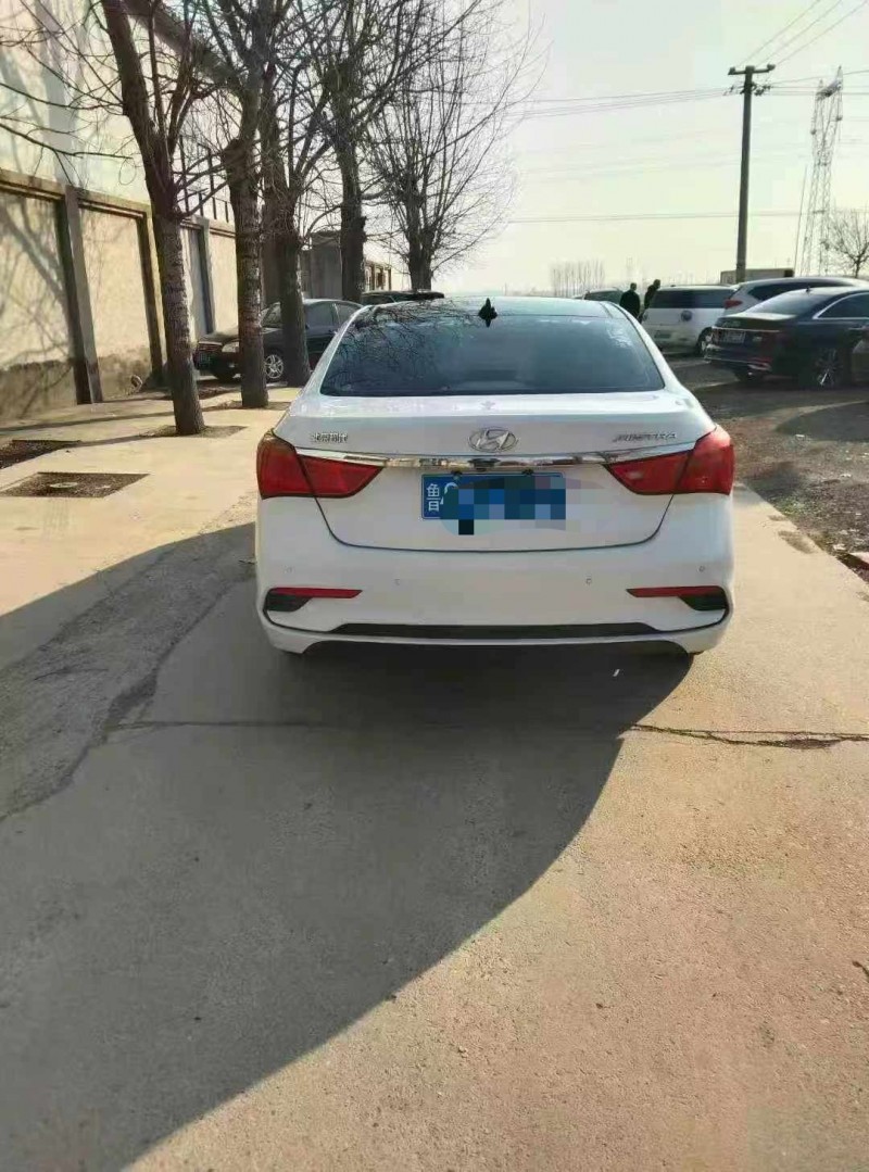 保定17年现代名图9