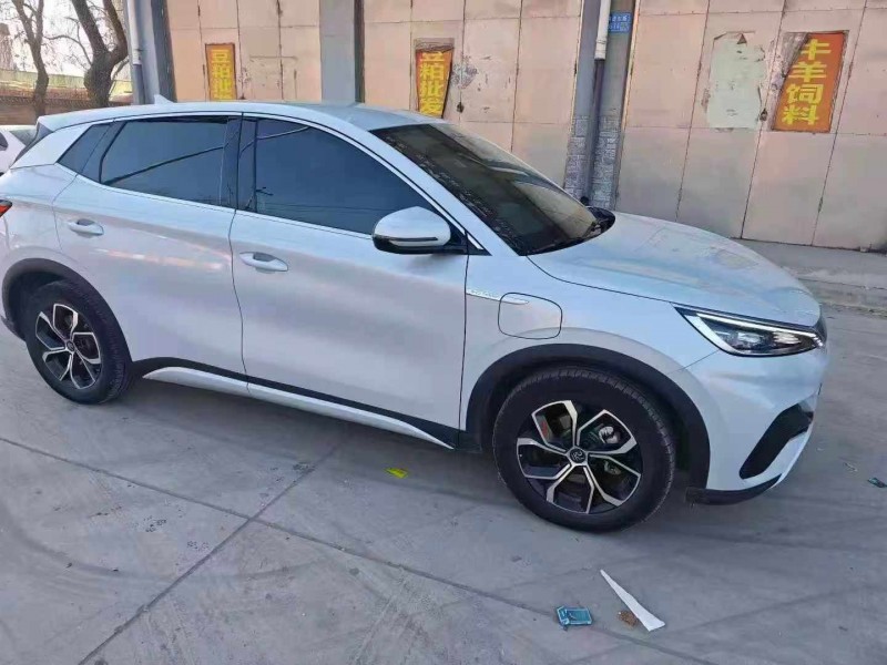 保定24年比亚迪元3