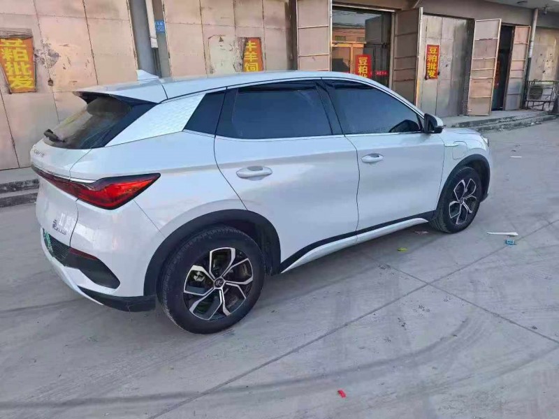 保定24年比亚迪元8