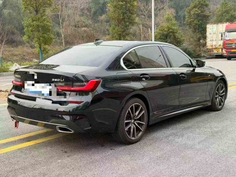 张家界21年宝马3系7