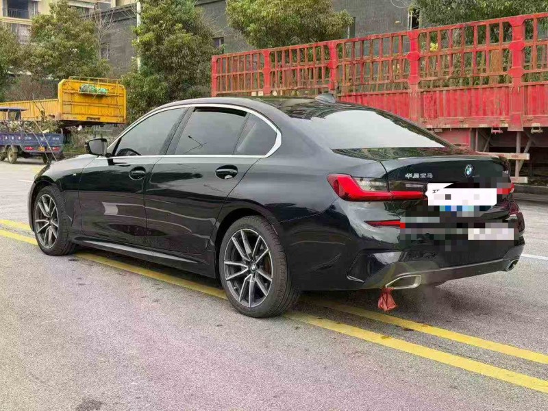 张家界21年宝马3系8