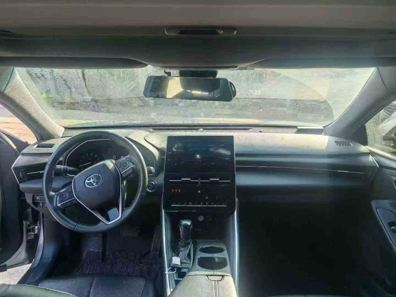 张家界22年丰田亚洲龙5