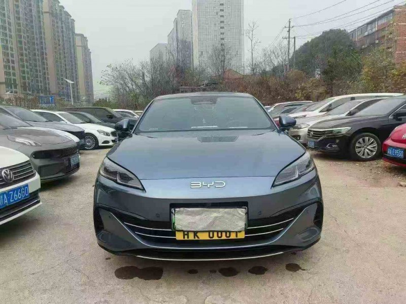 湘潭25年比亚迪海豹1