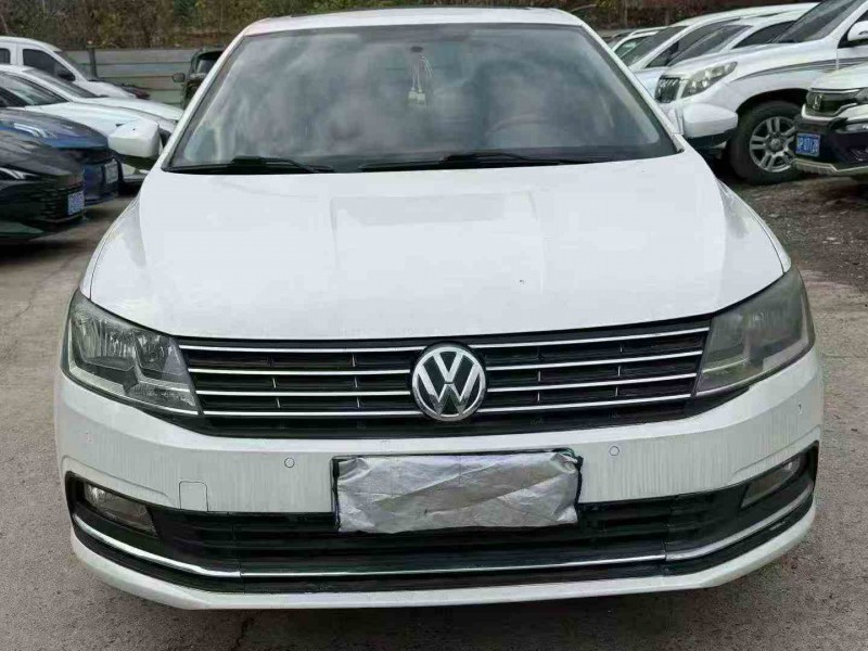 张家界17年大众朗逸1