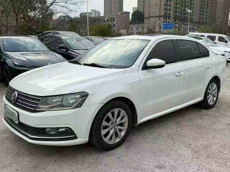 张家界17年大众朗逸2