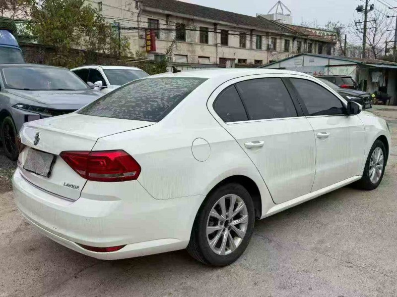 张家界17年大众朗逸4