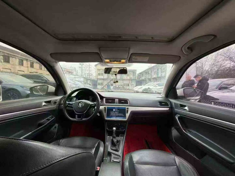 张家界17年大众朗逸5