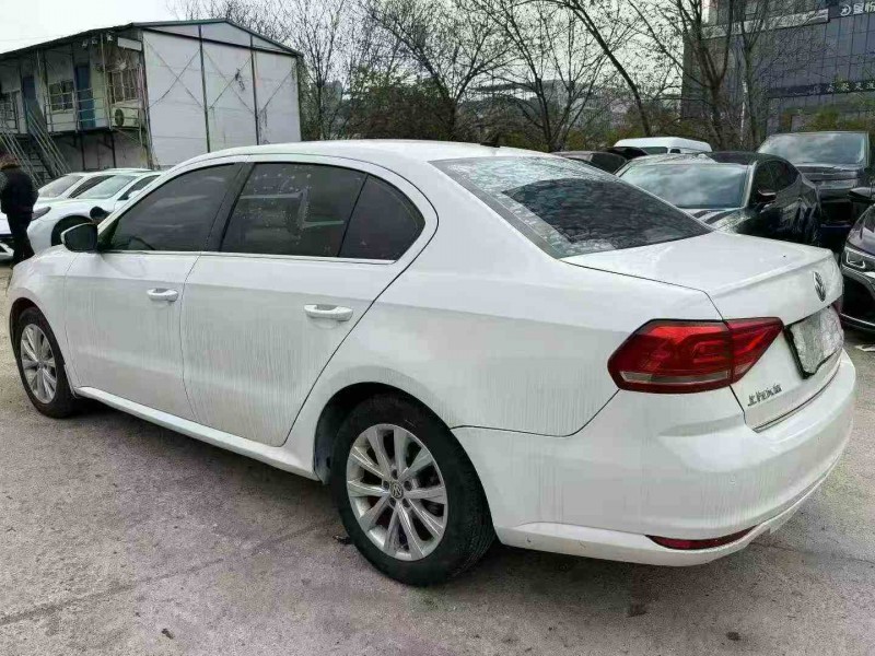 张家界17年大众朗逸7