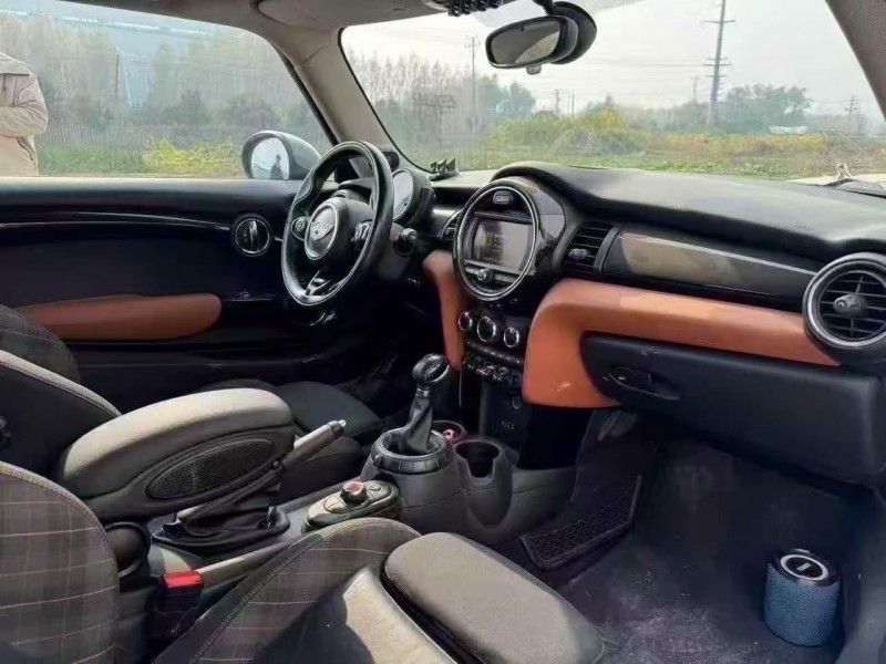 菏泽17年宝马迷你4