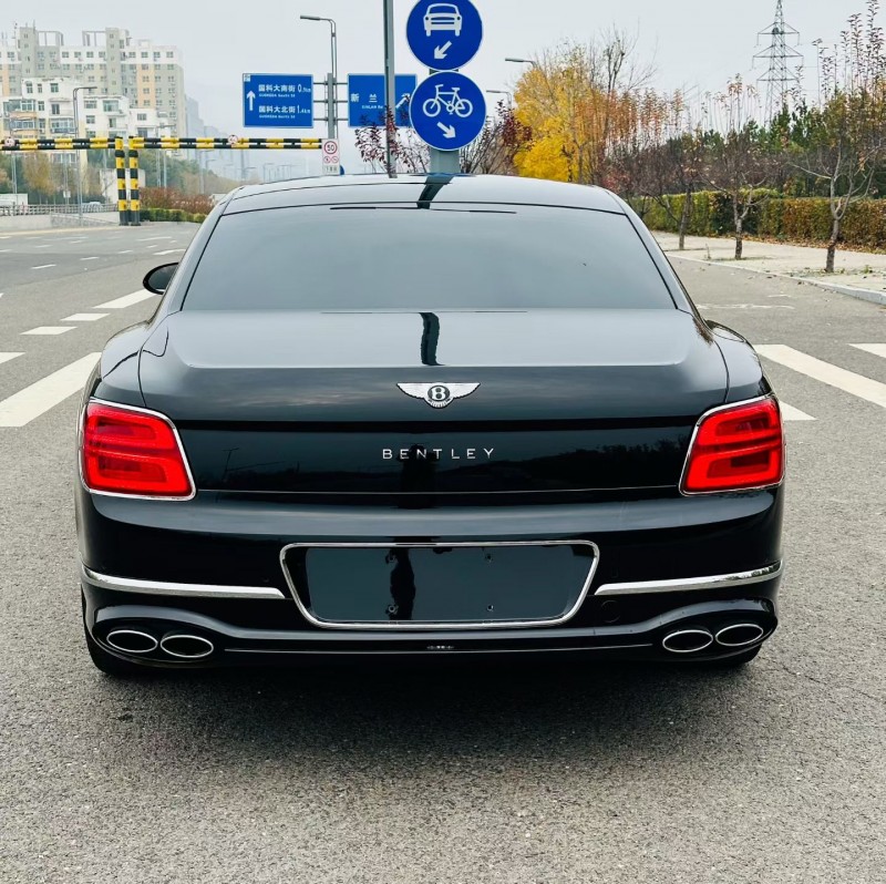 太原24年宾利飞驰5